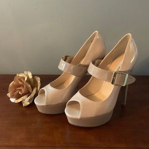 STEVE MADDEN 5 1/2 inch Mary Jane Platforms. Size 7 1/2.